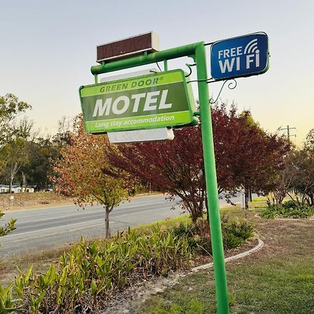 Green Door Motel Lavington ภายนอก รูปภาพ